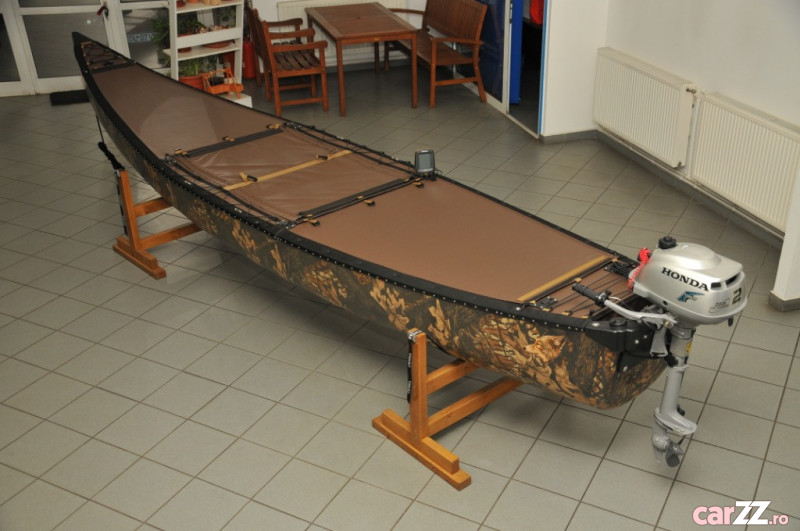 Canoe Esquif Cargo Camo, unicat, 5.900 eur CarZZ.ro