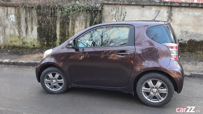 Toyota iq 2010