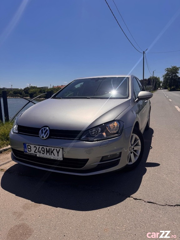 VOLKSWAGEN Golf 2013
