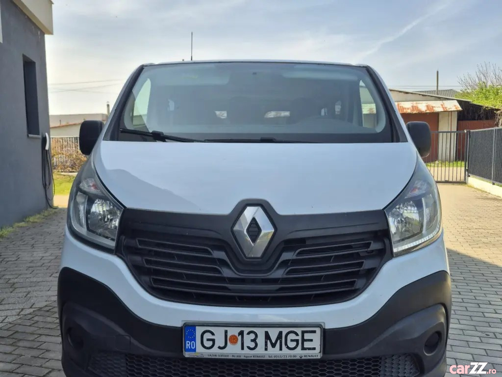 RENAULT Trafic
