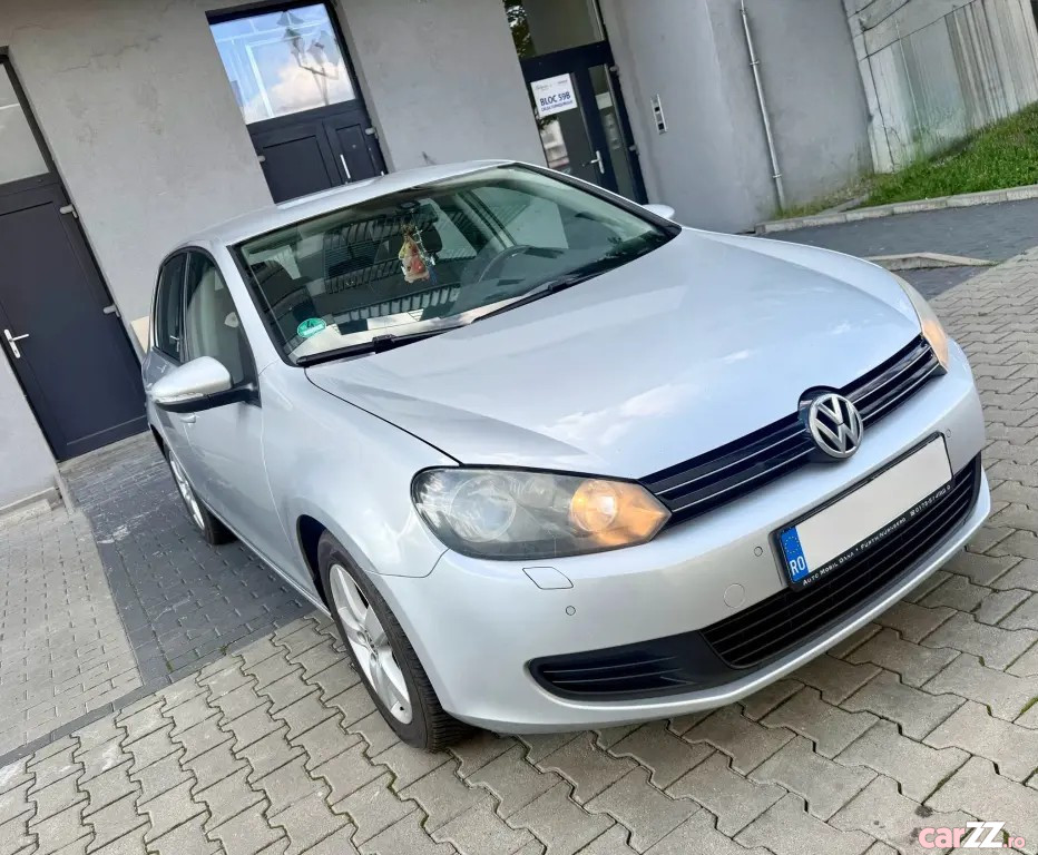VOLKSWAGEN Golf 2012
