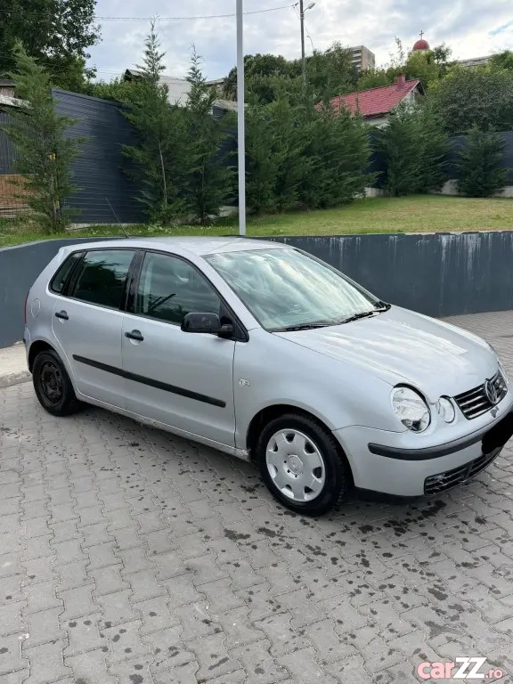 VOLKSWAGEN Polo