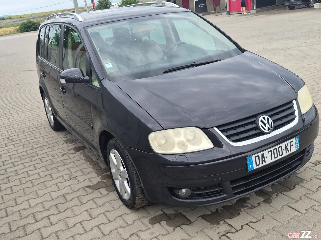 VOLKSWAGEN Touran