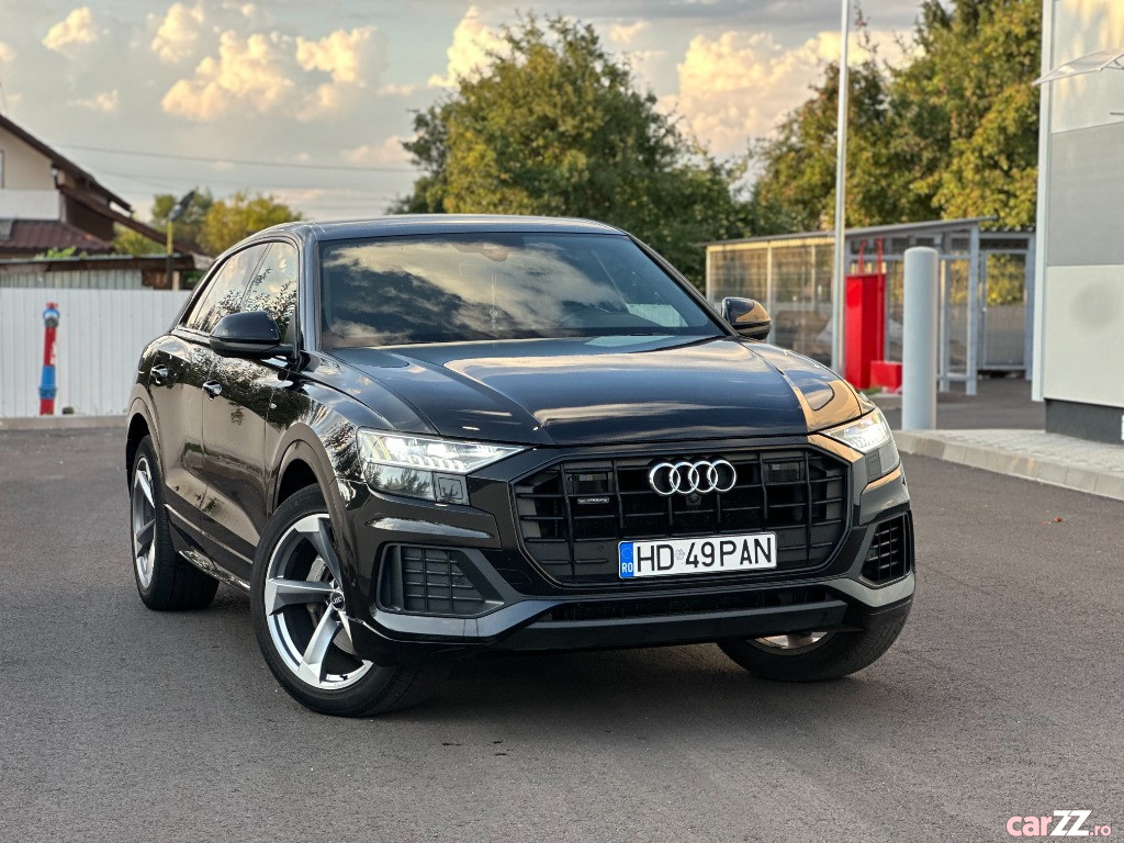 AUDI Q8