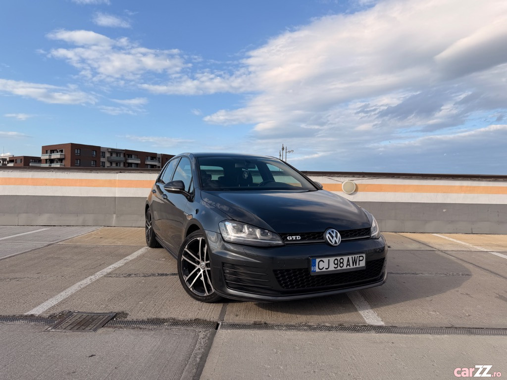 VOLKSWAGEN Golf 2014