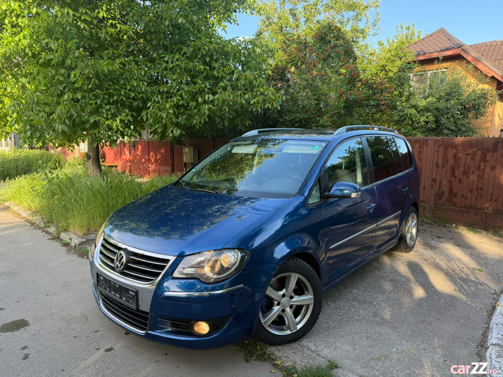 VOLKSWAGEN Touran 2009