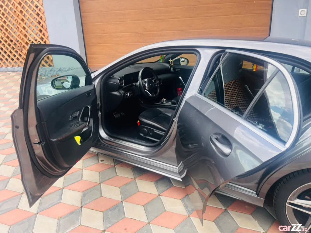MERCEDES-BENZ Unknown Model 2019
