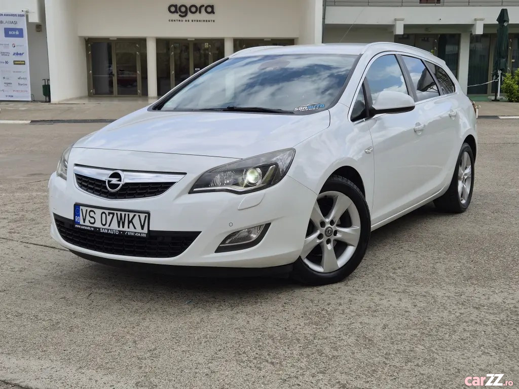 OPEL Astra 2011