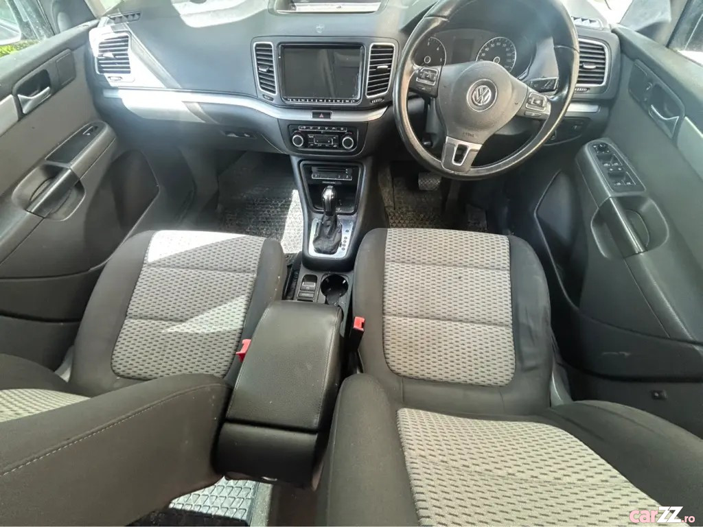 VOLKSWAGEN Sharan 2012