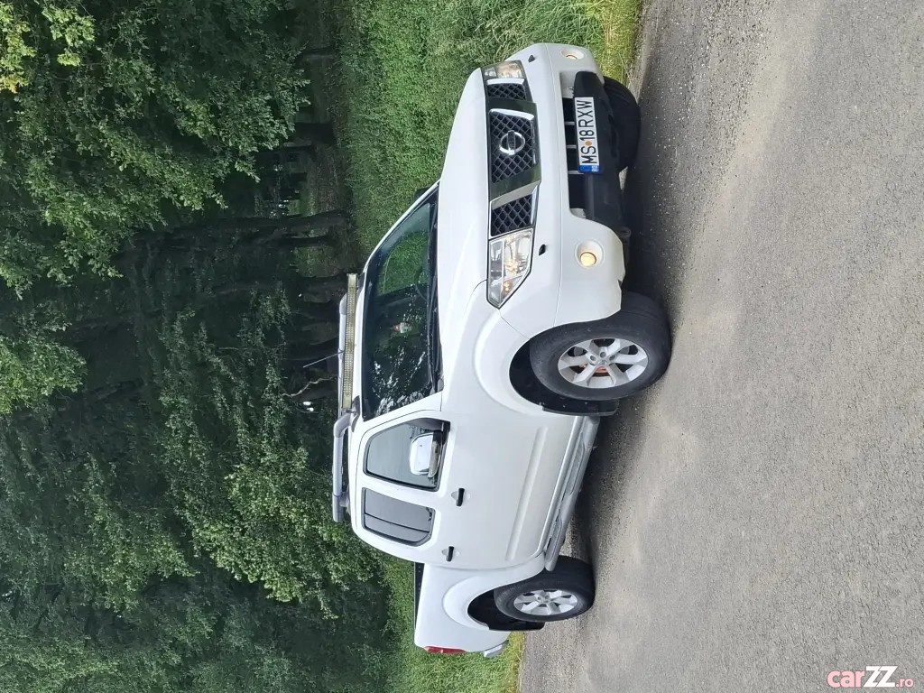 NISSAN Navara