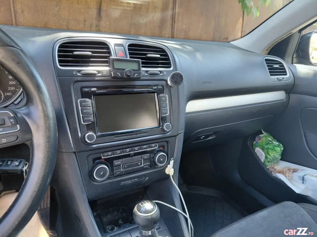VOLKSWAGEN Golf 2011 — imagine 8