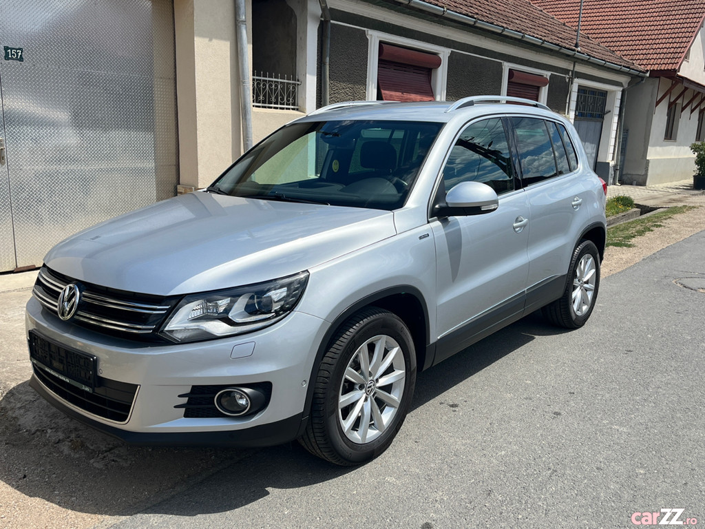 VOLKSWAGEN Tiguan
