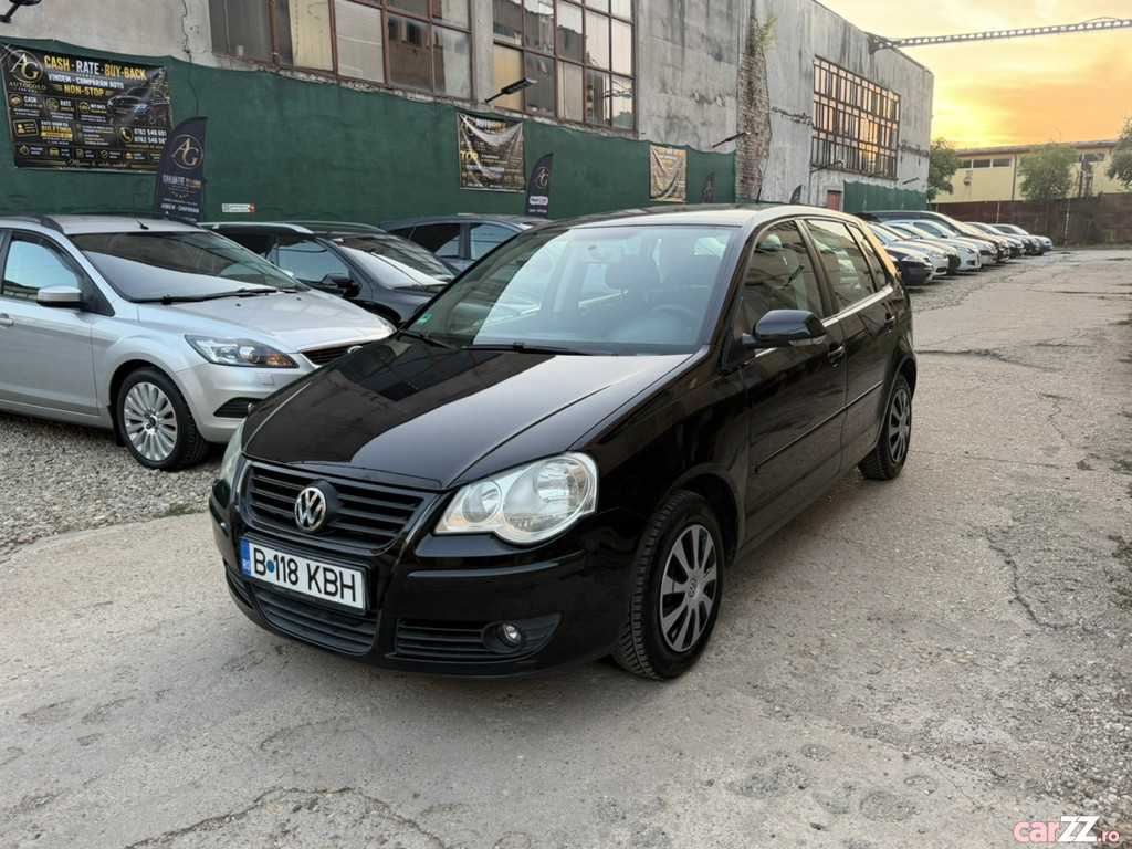 VOLKSWAGEN Polo