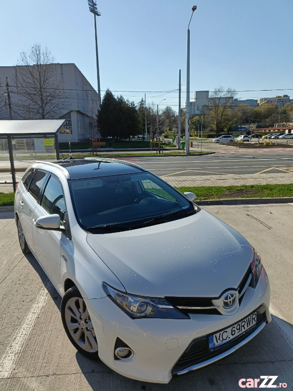 TOYOTA Auris 2013