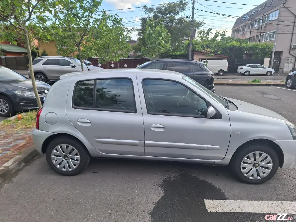 RENAULT Clio 2009