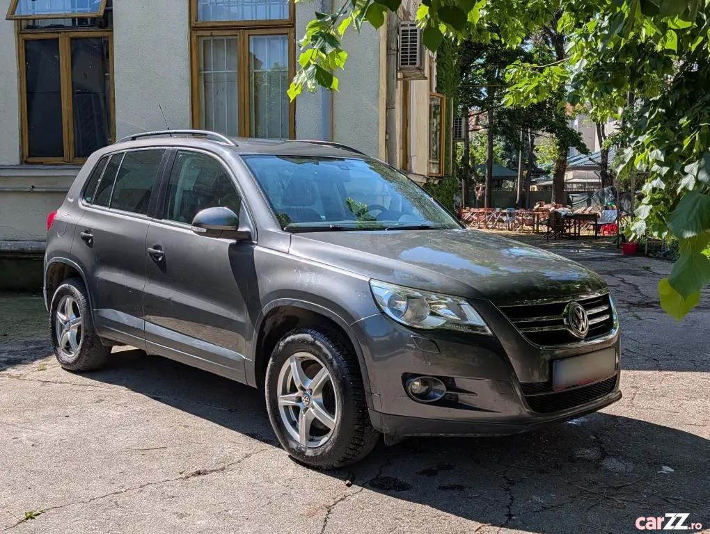 VOLKSWAGEN Tiguan 2011