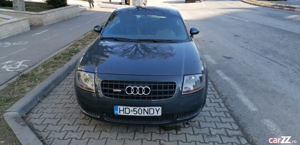 AUDI TT