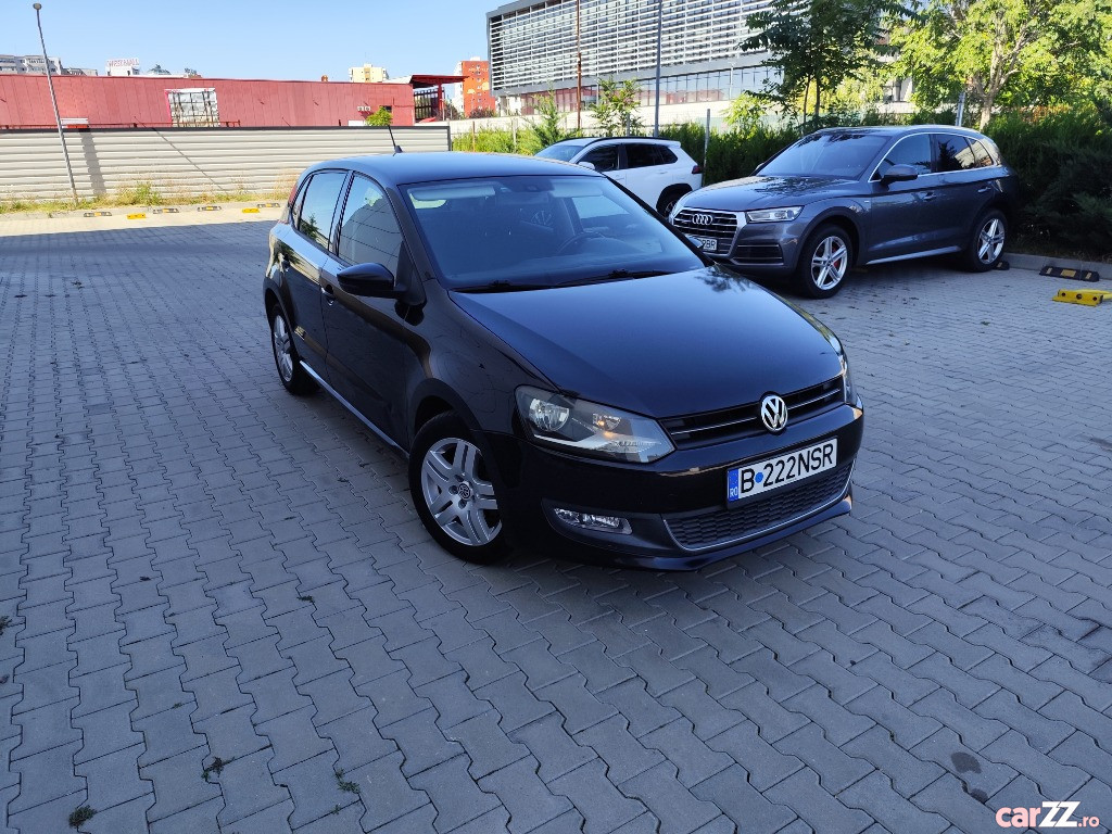 VOLKSWAGEN Polo