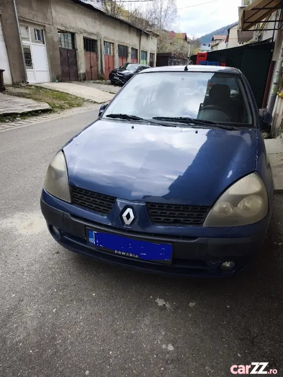 RENAULT Clio 2000