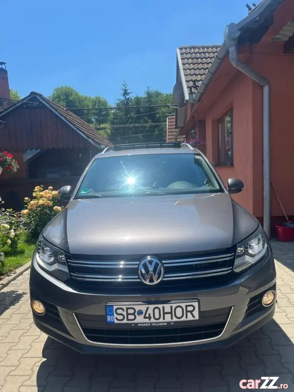 VOLKSWAGEN Tiguan 2012