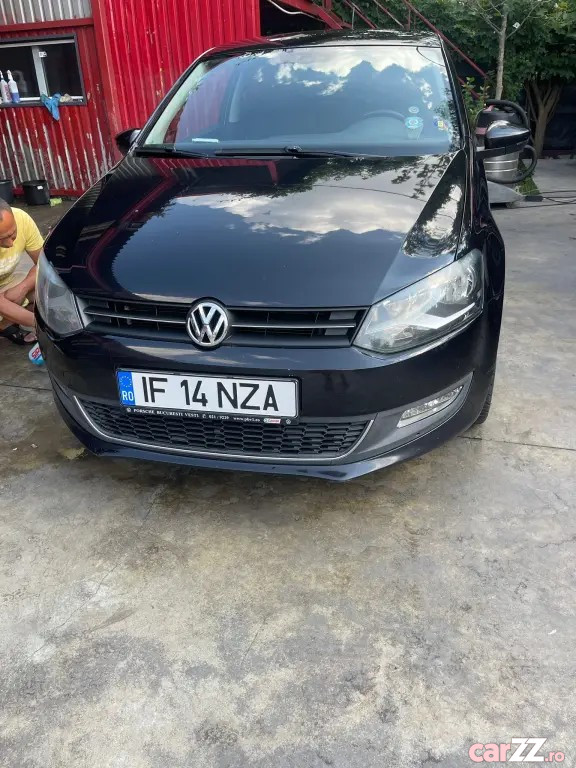 VOLKSWAGEN Polo