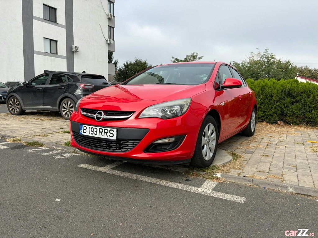 Opel Astra 2017 benzină, 8.000 € — imagine 1