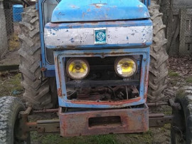 Tractor Leyland 272 International, motor Perkins