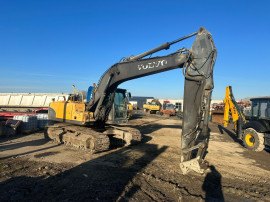 Dezmembram excavator pe senile Volvo EC 210 CL