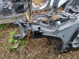 Bandou usa stanga fata Nissan Qashqai 2011