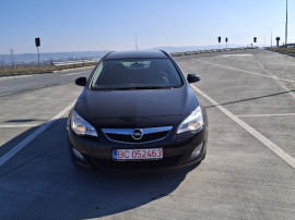 Opel Astra J 2011