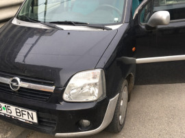Mașina Opel Agila 2004