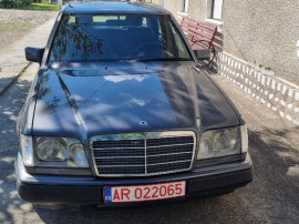 Mercedes-Benz E300d (W124)