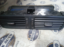 Grila ventilatie centrala Volkswagen Passat CC 2010