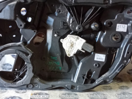 Macara geam dreapta fata Volkswagen Touareg 2012