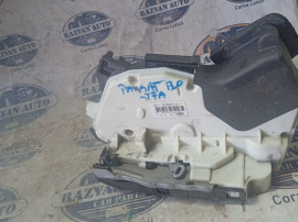 Broasca stanga fata Volkswagen Passat B8 2016
