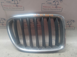 Grila centrala dreapta BMW X1 2011