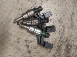 Injector Volkswagen Golf 5 1.4 Benzina 2008