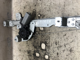 Macara geam stanga fata Dacia Duster 2012