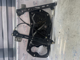 Macara geam stanga fata Volkswagen Passat CC 2011
