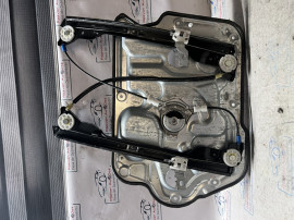 Macara geam stanga fata Nissan Qashqai 2010