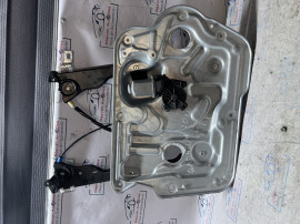 Macara geam stanga fata Nissan Qashqai 2012