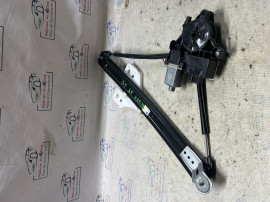 Macara geam stanga spate Skoda Karoq 2019