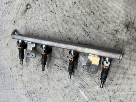 Rampa plus injectoare Dacia Duster 1.6 Benzina 2019