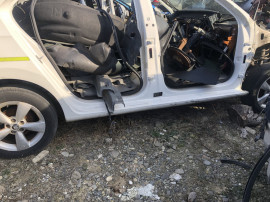 Prag dreapta tabla Skoda Rapid Berlina 2014