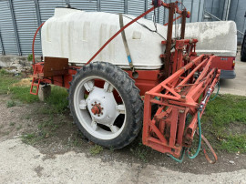 Mașină de erbicidat tractată – 2500 L