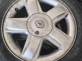 Janta Aluminium cu Cauciucuri de Iarna pentru Renault