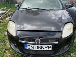 Dezmembtrez Fiat Bravo 1.9