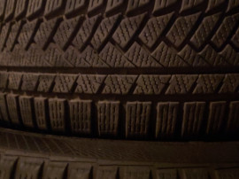 Set de 2 cauciucuri de iarna 215/45/18 Continental