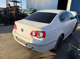 Dezmembrez VW Passat B6 2.0 TDI CBAB 140 cai cutie DSG 6 cod MFL