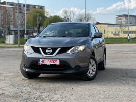 Nissan Qashqai 2 WD*benzina*navigatie*factura+fiscal*nr.rosii*af.2015
